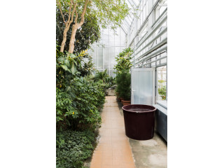 Aluminum solutions for compact garden greenhouses