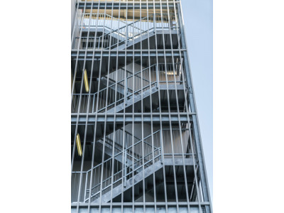 Применение алюминиевых профилей в барьерных и защитных конструкциях