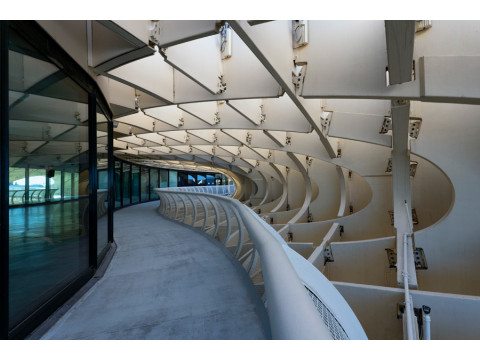 Алюмінієві профілі у створенні захисних інженерних систем від вібрації в сучасних будівлях