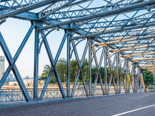 Aluminum profiles for transport infrastructure