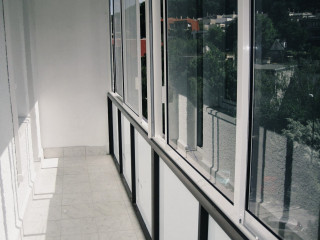 Designing balcony fences using versatile corners